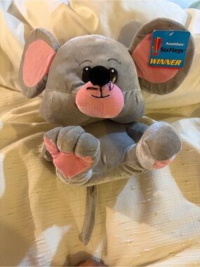 Vintage VTG Winner Six Flags Gray & Pink Mouse Plush